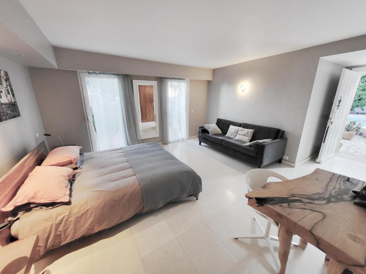 Lours Villa *